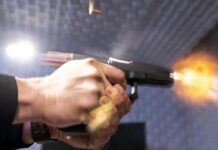 அமெரிக்காவின் பிலடெல்பியாவில் துப்பாக்கிச் சூடு: 2 பேர் உயிரிழப்பு, 8 பேர் காயம்!