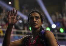 சிங்கப்பூர் ஓபன் பாட்மிண்டன்: பி.வி.சிந்து 2-வது சுற்றுக்கு முன்னேற்றம்