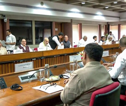 பாக். தீவிரவாத ஆதரவு குறித்து தெரிவிக்க வெளிநாடுகளுக்கு எம்.பி.க்கள் குழு பயணம்