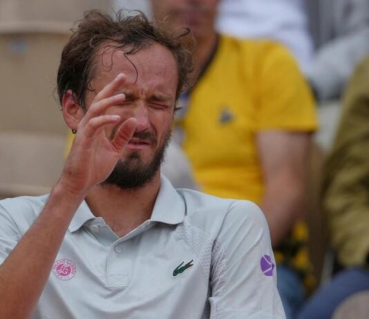 பிரெஞ்சு ஓபன் டென்னிஸ்: டேனியல் மேத்வதேவ் அதிர்ச்சி தோல்வி