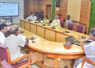 குமரி: மருத்துவ காப்பீடு திட்ட அட்டை வழங்குவது குறித்து ஆலோசனை