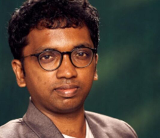 ஈழப் பின்னணியில் அரசியல் நையாண்டி படம்!