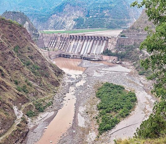 பாகிஸ்தானுக்கு தண்ணீர் திறப்பு நிறுத்தம்: சிந்து நதி கட்டமைப்பில் புதிதாக 6 அணைகள் கட்ட திட்டம்