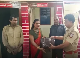 இரணியல்: சாலையில் கிடந்த நகை- போலீசில் ஒப்படைத்த ஆட்டோ டிரைவர்