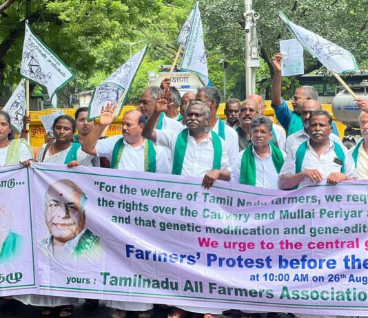 மேகேதாட்டு அணை கட்ட எதிர்ப்பு – டெல்லியில் தமிழக விவசாயிகள் ஆர்ப்பாட்டம்