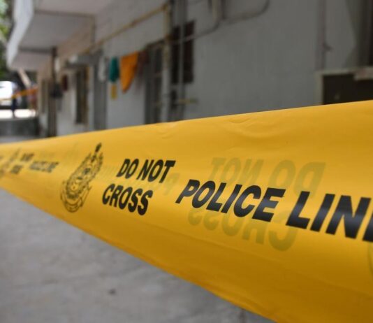 டெல்லியில் கணவன், மனைவி மூத்த மகன் கொலை; இளைய மகன் மாயம்