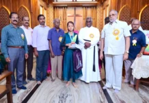 ஹாக்கர்புரம்: மாணவர்களுக்கு ரொக்கப் பரிசு, கல்வி உதவித்தொகை வழங்கல்