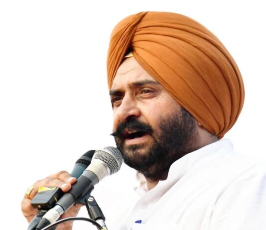 பாலியல் வன்கொடுமை வழக்கில் கைதான ஆம் ஆத்மி எம்எல்ஏ ஹர்மீத்: துப்பாக்கியால் சுட்டுவிட்டு தப்பியோட்டம்