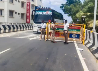 மார்த்தாண்டம்: மேம்பாலத்தில் நிரந்தர பேரிகார்டு