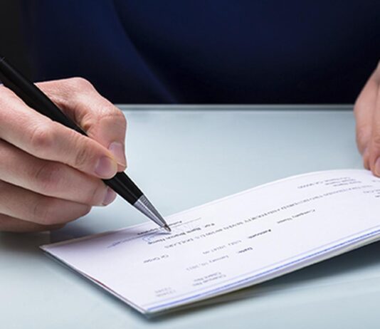 காசோலை மோசடி வழக்கில் சிறை தண்டனை தவிர்க்கலாம்: உச்ச நீதிமன்றம் முக்கிய தீர்ப்பு