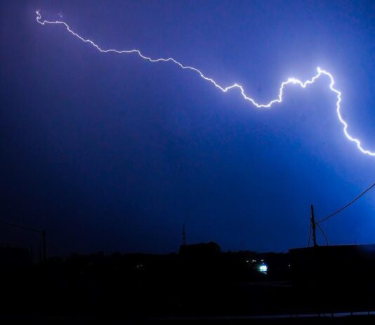 தெலங்கானாவில் தொடர் கனமழை மின்னல் தாக்கி 8 பேர் உயிரிழப்பு