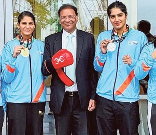 உலக குத்துச்சண்டை போட்டி: இந்திய வீராங்கனைகள் ஜாஸ்மின், மினாக் ஷிக்கு தங்கம்