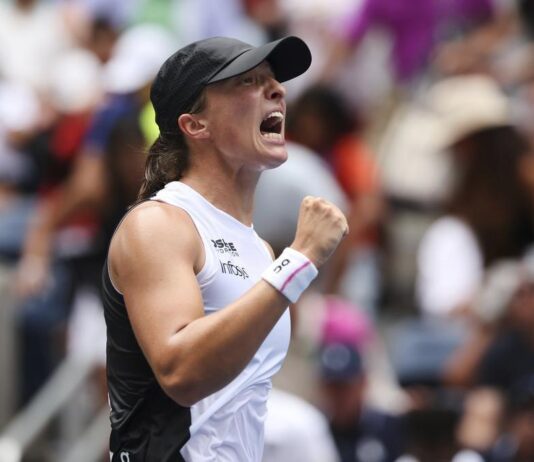 யுஎஸ் ஓபன் டென்னிஸ்: ஜன்னிக் சின்னர், ஸ்வியாடெக் கால் இறுதிக்கு முன்னேற்றம்