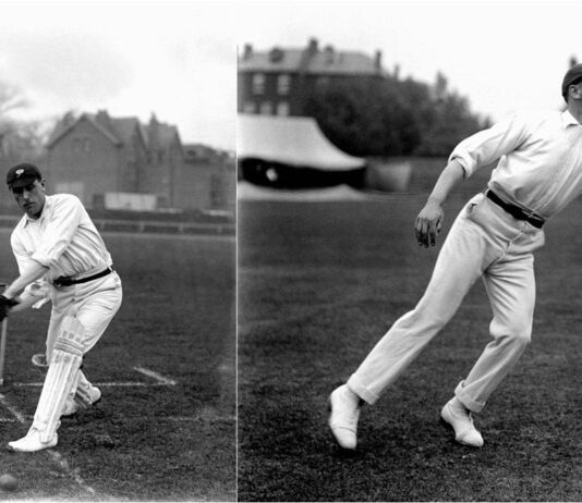 சர்வதேச கிரிக்கெட்டில் மிக நீண்ட நாட்கள் விளையாடிய வீரர் யார்?