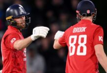 சால்ட், ஹாரி புரூக், ரஷீத் அபாரம்: நியூஸிலாந்தை ஊதி தள்ளிய இங்கிலாந்து!