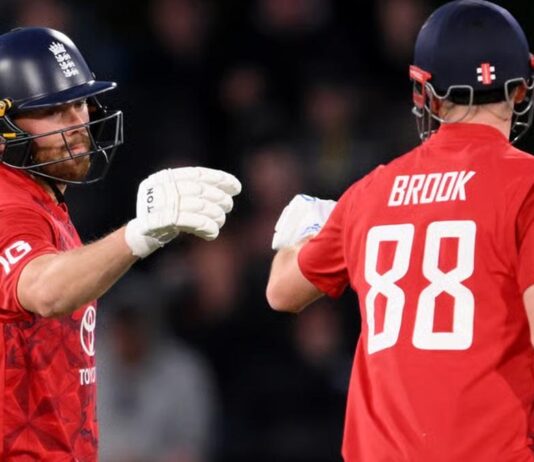 சால்ட், ஹாரி புரூக், ரஷீத் அபாரம்: நியூஸிலாந்தை ஊதி தள்ளிய இங்கிலாந்து!