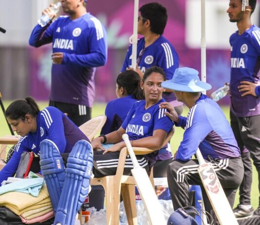 நியூஸிலாந்தை வீழ்த்தி அரையிறுதி வாய்ப்பை தக்கவைக்குமா இந்தியா?