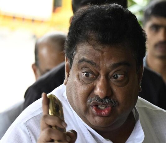 முதலீட்டாளர்கள் வெளியேற மத்திய அரசே காரணம்: கர்நாடக தொழில்துறை அமைச்சர் எம்.பி.பாட்டீல் குற்றச்சாட்டு