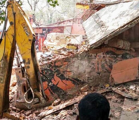 உ.பி.யில் முஸ்லிம் மதத் தலைவருக்கு தொடர்புடைய 8 ஆக்கிரமிப்பு வீடுகளை இடிக்க முடிவு