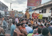 குமரி: நவராத்திரி சுவாமி விக்கிரகங்கள் களியக்காவிளை வந்தது.