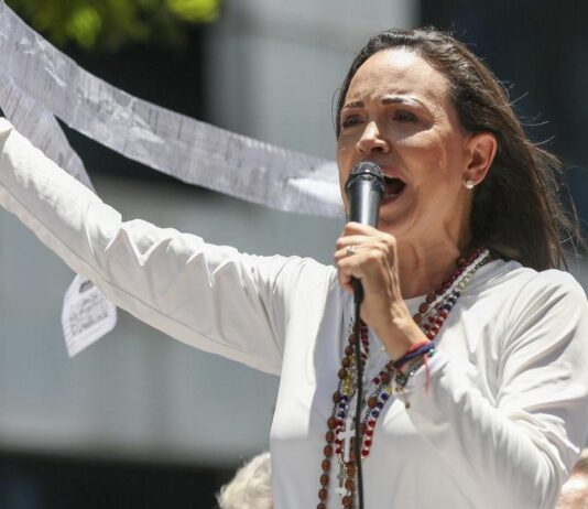 மரியா கொரினாவுக்கு அமைதிக்கான நோபல் பரிசு: நார்வேயில் உள்ள தூதரகத்தை மூடியது வெனிசுலா