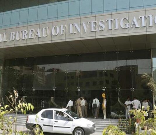 பிரதமர் அலுவலக அதிகாரி என கூறி ஏழுமலையானை தரிசித்தவர் யார்? – டெல்லி சிபிஐ அதிகாரிகள் விசாரணை