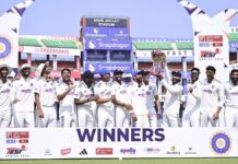 மே.இ தீவுகள் அணிக்கு எதிரான டெஸ்ட் தொடரை வென்றது இந்தியா: ஆட்ட நாயகன் குல்தீப் யாதவ், தொடர் நாயகன் ஜடேஜா