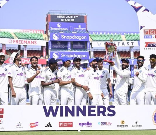 மே.இ தீவுகள் அணிக்கு எதிரான டெஸ்ட் தொடரை வென்றது இந்தியா: ஆட்ட நாயகன் குல்தீப் யாதவ், தொடர் நாயகன் ஜடேஜா