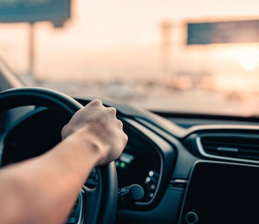 டெல்லியில் அரசு சார்பில் வாடகை கார் சேவை