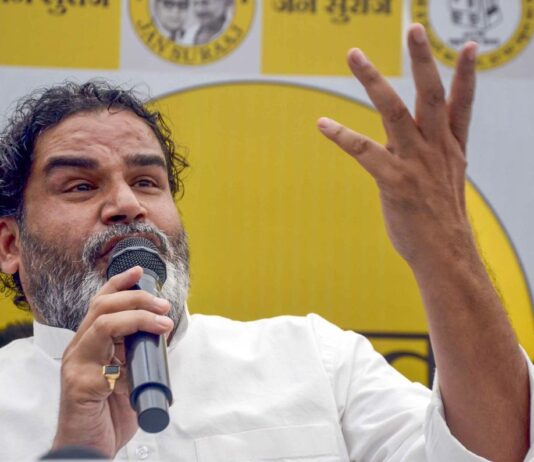 பிஹாரில் 3 ஜன் சுராஜ் வேட்பாளர்கள் வாபஸ்: பாஜக மிரட்டுவதாக பிரசாந்த் கிஷோர் குற்றச்சாட்டு