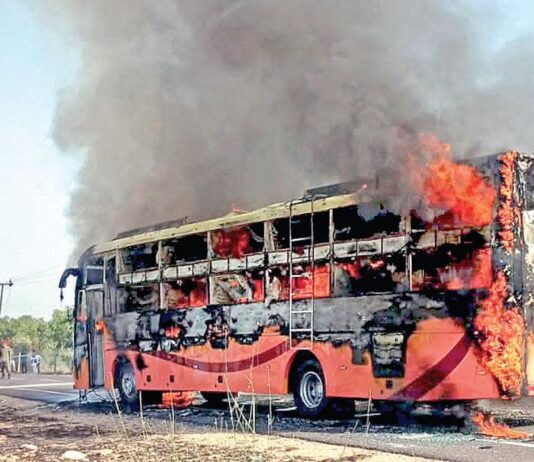 பேருந்து திடீரென தீப்பிடித்து எரிந்ததில் ராஜஸ்தான் மாநிலத்தில் 20 பேர் உயிரிழப்பு