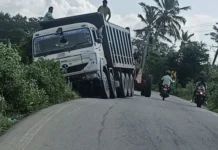 இறச்சகுளத்தில் விபத்துக்குள்ளான டாரஸ் லாரி