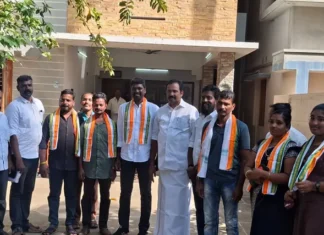 கிள்ளியூர்: அதிமுக நிர்வாகி காங்கிரசில் இணைந்தார்