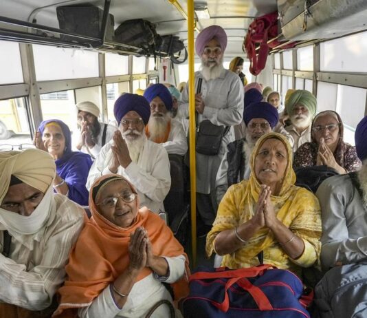 ஆபரேஷன் சிந்தூருக்குப் பிறகு முதல்முறையாக பாகிஸ்தானுக்கு சீக்கியர்கள் புனிதப்பயணம்