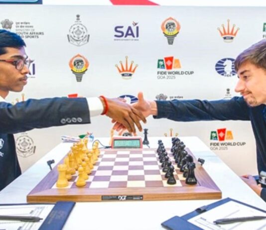 ஃபிடே உலகக் கோப்பை செஸ்: தோல்வியில் இருந்து தப்பித்த ஆர்.பிரக்ஞானந்தா