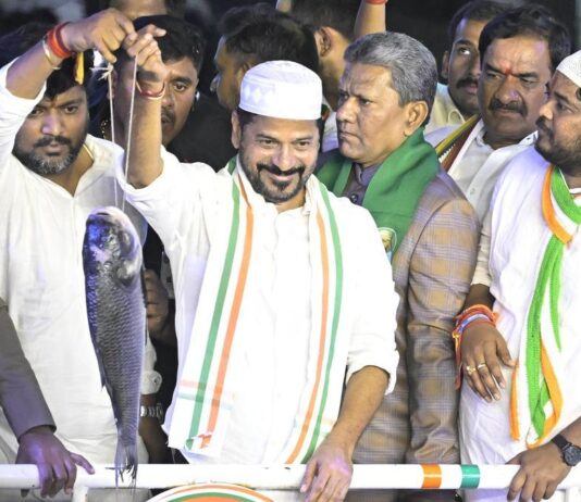 பிஆர்எஸ் கட்சியை பாஜகவிடம் அடமானம் வைத்த கேசிஆர்: தெலங்கானா முதல்வர் ரேவந்த் குற்றச்சாட்டு