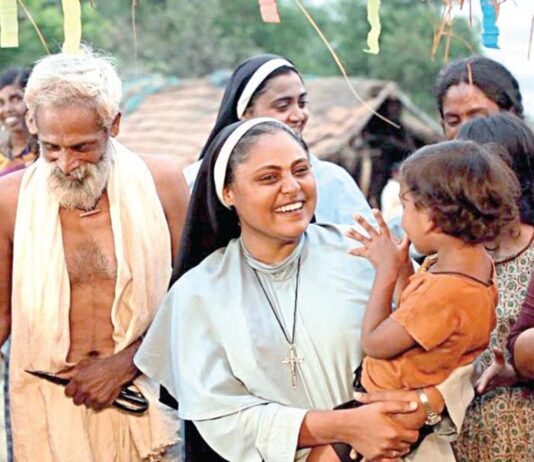 123 சர்வதேச விருதுகளை வென்ற படம் ‘த ஃபேஸ் ஆப் த ஃபேஸ்லெஸ்’