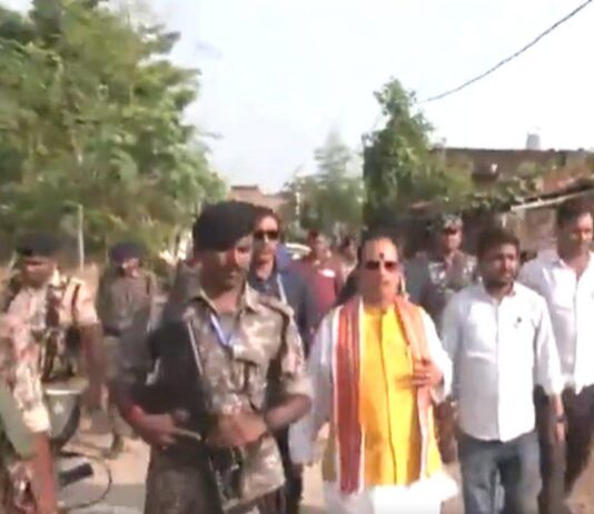 பிஹார் துணை முதல்வர் கார் மீது தாக்குதல்