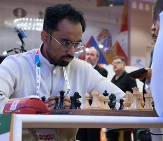 உலகக் கோப்பை செஸ்: 4-வது சுற்றுக்கு கார்த்திக் முன்னேற்றம்