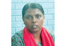 ஸ்ரீரங்கம் தொகுதியில் எஸ்ஐஆர் படிவம் விநியோகிக்கும் பணியில் திமுக ஐடி விங் நிர்வாகி – பாஜகவினர் எதிர்ப்பால் நடவடிக்கை