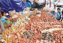 நாகர்கோவிலில் அகல் விளக்குகள் விற்பனை தீவிரம்.