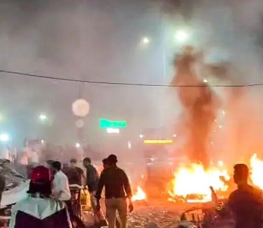 டெல்லி குண்டுவெடிப்பு | நிலநடுக்கம் போல உணர்ந்தோம்: உள்ளூர் மக்கள் தகவல்