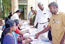 சென்னையில் வாக்காளர் சிறப்பு திருத்தம் தொடர்பாக 947 வாக்குச்சாவடிகளில் உதவி மையம்: மக்கள் பங்கேற்று சந்தேகங்களை கேட்டறிந்தனர்