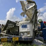 ஹைதராபாத் அருகே பயங்கர சாலை விபத்து: அரசு பேருந்து மீது டிப்பர் லாரி மோதியதில் 21 பேர் உயிரிழப்பு