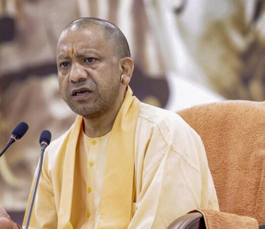 உ.பி.யில் பள்ளி, கல்லூரிகளில் ‘வந்தே மாதரம்’ கட்டாயம்: முதல்வர் யோகி ஆதித்யநாத் உத்தரவு