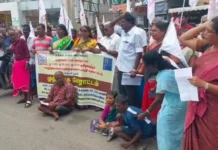 குமரி: சப்கலெக்டர் அலுவலகத்தில் மாற்றுத்திறனாளிகள் போராட்டம்