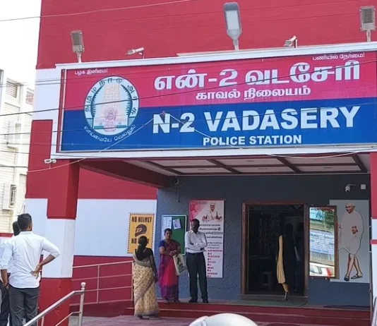 புத்தேரியில் 4 வழிச்சாலையில் 1 டன் இரும்பு கம்பிகள் திருட்டு