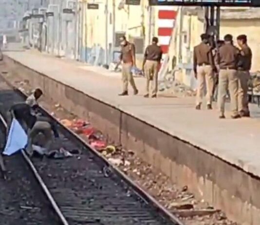 உ.பி.யில் ரயில் மோதி 6 பெண்கள் உயிரிழப்பு