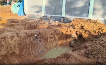 குமரி: சதுப்புநில பகுதியில் கட்டப்படும் பேருராட்சி கட்டிடம்