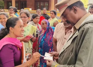 குளச்சல்: சீட்டு மோசடி செய்தவரின் வீட்டை பூட்டிய பொதுமக்கள்